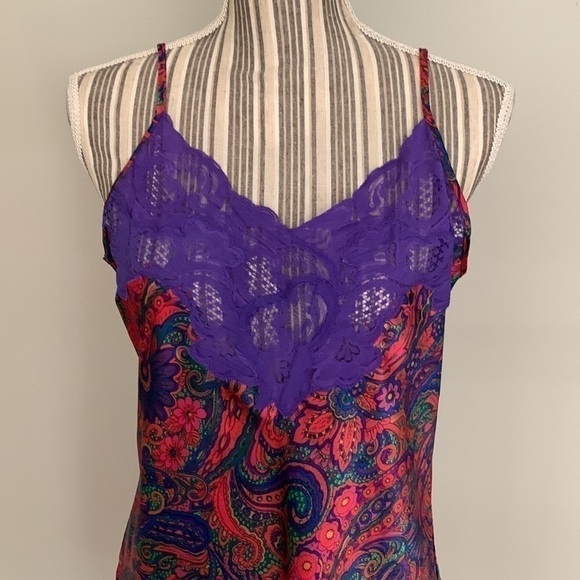 VICTORIA’S Secret Gold Tag size medium - Picture 3 of 6